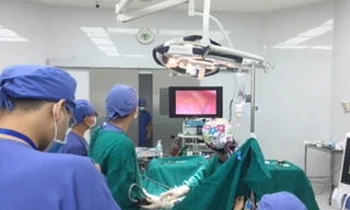 TPHCM: Bác sĩ cảnh báo nguy cơ từ dị vật 'vùng kín' các bé gái