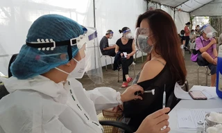 TPHCM: Tiêm vét vắc xin COVID-19 không cần giấy xác nhận đã chích mũi 1