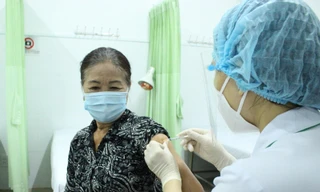 TPHCM tiến nhanh tới mục tiêu bao phủ vắc xin ngừa COVID-19