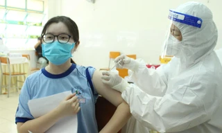 TPHCM rút ngắn thời gian tiêm nhắc vắc xin COVID-19