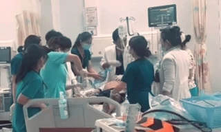 Bị xe tải cán ngang bụng, bệnh nhi thoát chết hy hữu