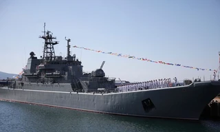 Hải quân Nga bắn cảnh cáo tàu hàng trên Biển Đen