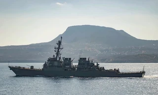 Tàu Carney của Hải quân Mỹ. (Ảnh: AP)