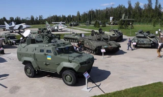 Triển lãm các thiết bị quốc phòng phương Tây tại vùng Mátxcơva ngày 15/8. (Ảnh: Getty)