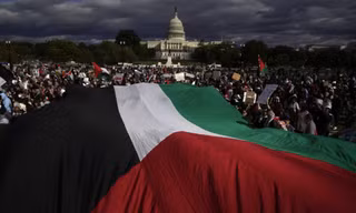 Cuộc tuần hành trước Đồi Capitol để ủng hộ Palestine và kêu gọi ngừng bắn ở Gaza ngày 21/10. (Ảnh: AP)