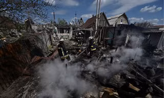 Cảnh tan hoang ở chiến trường Zaporizhzhia. (Ảnh: Reuters)