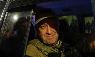 Ông trùm Wagner Yevgeny Prigozhin khi rời thành phố Rostov-on-Don sau cuộc binh biến ngày 24/6. (Ảnh: Reuters)