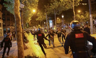 Đợt bạo loạn kéo dài 5 ngày liên tiếp trên khắp các thành phố Pháp sau vụ cảnh sát bắn chết thiếu niên 17 tuổi. (Ảnh: Reuters)