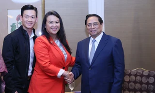 Thủ tướng Phạm Minh Chính tiếp Thị trưởng thành phố Oakland Sheng Thao. (Ảnh: Ngọc Tiến)