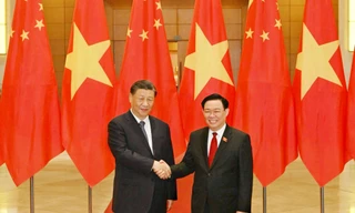 Chủ tịch Quốc hội Vương Đình Huệ trong cuộc gặp Tổng Bí thư, Chủ tịch nước Trung Quốc Tập Cận Bình ngày 13/12