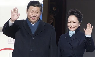 Tổng Bí thư, Chủ tịch Trung Quốc Tập Cận Bình và Phu nhân Bành Lệ Viện. (Ảnh: AP)