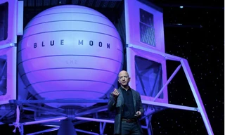 Tỷ phú Jeff Bezos của Blue Origin