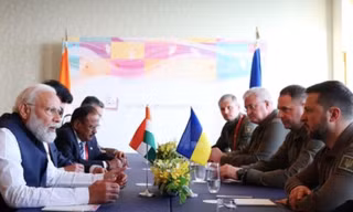 Thủ tướng Ấn Độ Narendra Modi và Tổng thống Ukraine Volodymir Zelensky tại cuộc gặp trực tiếp ở Nhật Bản