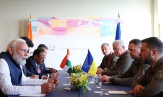 Thủ tướng Ấn Độ Narendra Modi và Tổng thống Ukraine Volodymir Zelensky tại cuộc gặp trực tiếp ở Nhật Bản