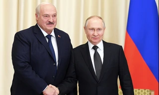 Tổng thống Nga Vladimir Putin và Tổng thống Belarus Alexander Lukashenko. (Ảnh: Reuters)