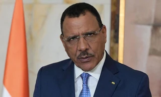 Tổng thống Niger Mohamed Bazoum. (Ảnh: CNN)