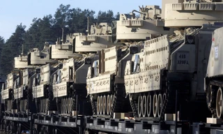 Một lô xe chiến đấu bộ binh Bradley được gửi cho Latvia năm 2017