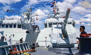 Hai chiến hạm Trung Quốc đến quân cảng Ream của Campuchia. (Ảnh: Bộ QP Campuchia)