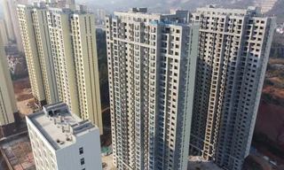 Những toà nhà "ma" bị bỏ không trên khắp Trung Quốc. (Ảnh: Nikkei)