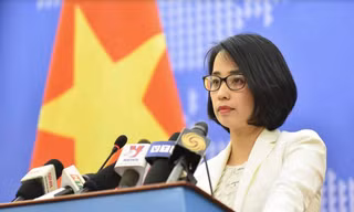 Bà Phạm Thu Hằng