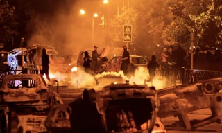 Tình trạng bạo loạn ở các thành phố của Pháp đã kéo dài 4 đêm liên tiếp. (Ảnh: CNN)