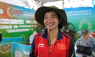 Nhà vô địch Tiền Phong Marathon 9 lần liên tiếp Nguyễn Thị Oanh nói gì sau khi nối dài kỷ lục? 