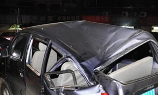 Rơi từ tầng 18 xuống vẫn sống