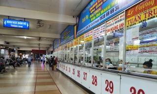 Bến xe vắng khách, cửa ngõ Sài Gòn thông thoáng trước ngày nghỉ lễ 2/9