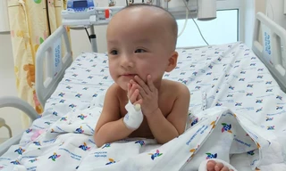 Trúc Nhi - Diệu Nhi pha trò phun mưa, thả tim khi bác sĩ nói chuyện