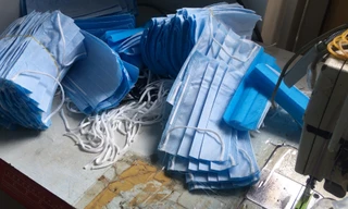 Phát hiện cơ sở sản xuất hàng vạn khẩu trang y tế không có lớp kháng khuẩn