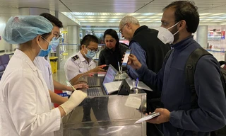 Khách nhập cảnh vào sân bay Tân Sơn Nhất khai báo điện tử như thế nào?