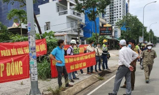 Công nhân Lithaco tập trung phản đối thầu chính là Cty GS.