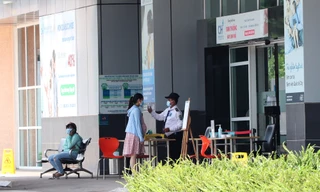 An ninh thắt chặt tại Bệnh viện Quốc tế City sau khi có người nghi mắc COVID-19
