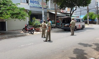 Lực lượng chức năng phong tỏa điều tra vụ việc.