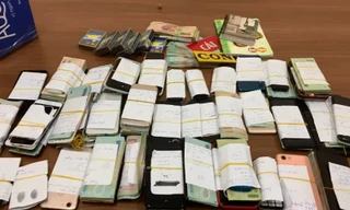 Nhiều tang vật bị thu giữ.