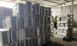 Lượng lớn đồ điện tử, điện lạnh đã qua sử dụng bị phát hiện.