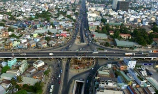 Cận cảnh nút giao thông 3 tầng giải tỏa kẹt xe cửa ngõ Sài Gòn sắp hoàn thành