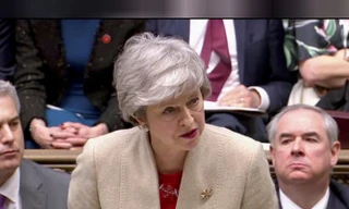 Thủ tướng Anh Theresa May cho rằng, quyết định của Hạ viện là nấm mồ chôn Brexit.