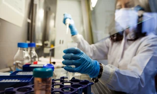 Sau thử nghiệm lâm sàng thành công với các bệnh nhân ung thư hạch, các nhà khoa học sẽ tiếp tục thử nghiệm vắc xin này với môt số bệnh ung thư khác như ung thư vú, các khối u ở đầu, cổ. Ảnh minh họa.