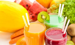 Nước trái cây rất tốt cho cơ thể, nhưng tiêm nước vào tĩnh mạch thì có thể nguy hiểm đến tính mạng. Ảnh minh họa