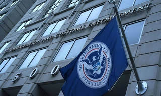 Cơ quan thực thi hải quan và nhập cư (ICE) thuộc Bộ An ninh Nội địa Mỹ bị phát hiện điều hành một trường đại học "ma".