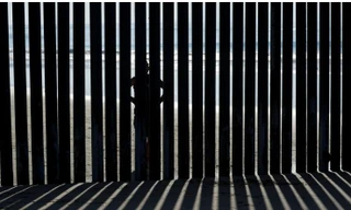 Hàng tỷ USD thương mại biên giới Mỹ- Mexico sẽ bị thiệt hại nếu Mỹ đóng cửa biên giới với Mexico.