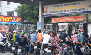 Hơn 100 cửa hàng ở TPHCM thiếu xăng