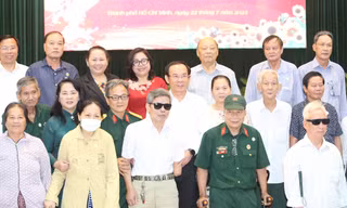 Bí thư Thành ủy TPHCM: Sống, cống hiến cho xứng đáng với sự hy sinh của các thế hệ đi trước