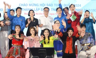 Sôi nổi đêm nghệ thuật 'Thanh niên Việt Nam - Khát vọng hùng cường' chào mừng Hội báo toàn quốc