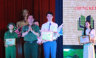 Thí sinh Ngô Anh Tú đoạt quán quân cuộc thi 'Quyển sách tôi yêu'