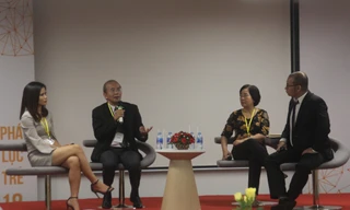 Các diễn giả chia sẻ tại chương trình