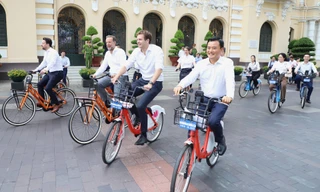 Lãnh đạo TPHCM và Rotterdam trao đổi giải pháp chống ngập lụt, thích ứng biến đổi khí hậu