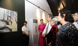 Bức vẽ thời chiến của cố họa sĩ Huỳnh Phương Đông gây xúc động mạnh