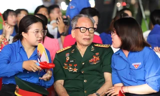 Những phút giây 'gây thương nhớ' dịp kỷ niệm 50 năm ngày thống nhất đất nước